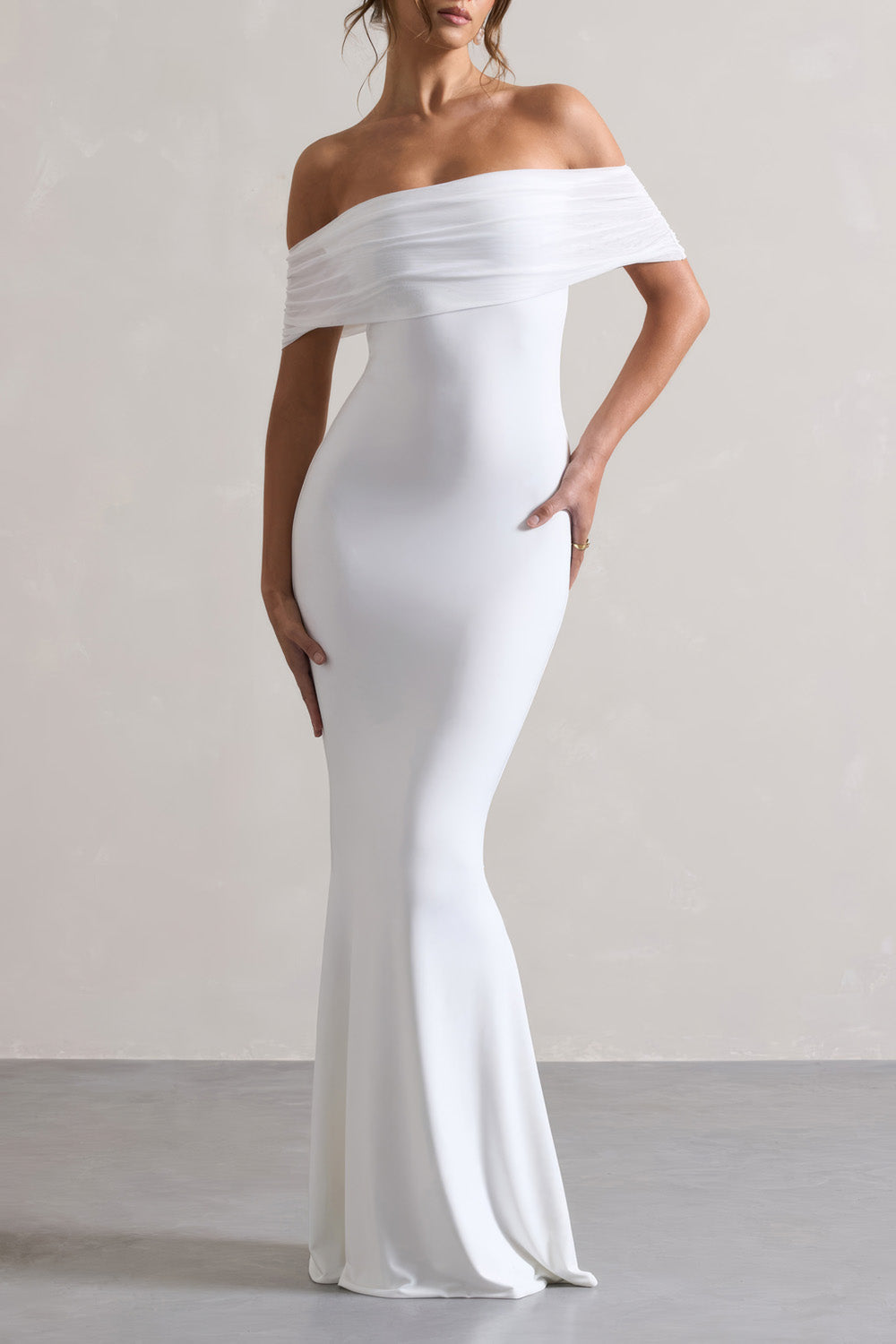 Elegant Off-Shoulder Maxi Dress with Draped Back Design