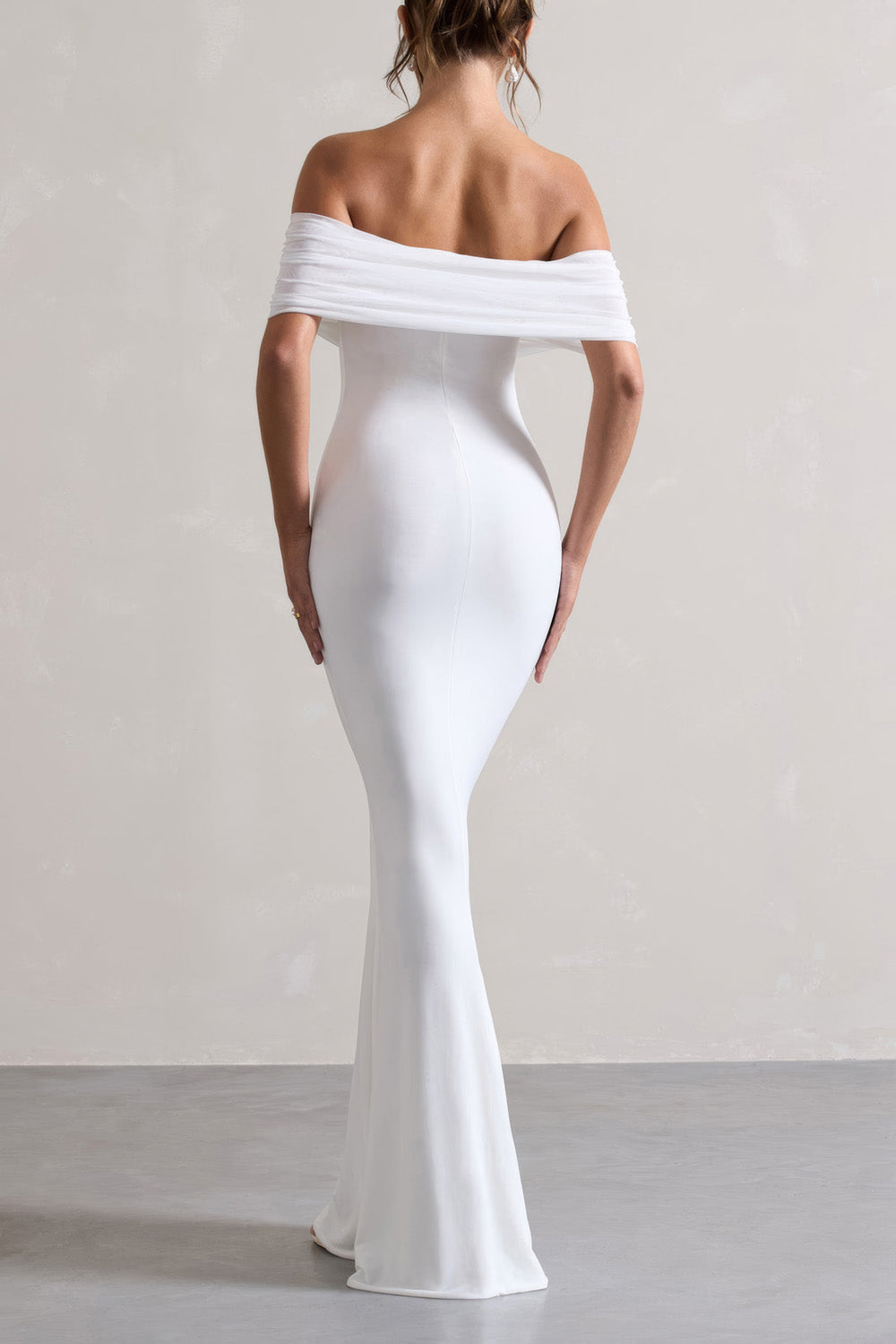 Elegant Off-Shoulder Maxi Dress with Draped Back Design