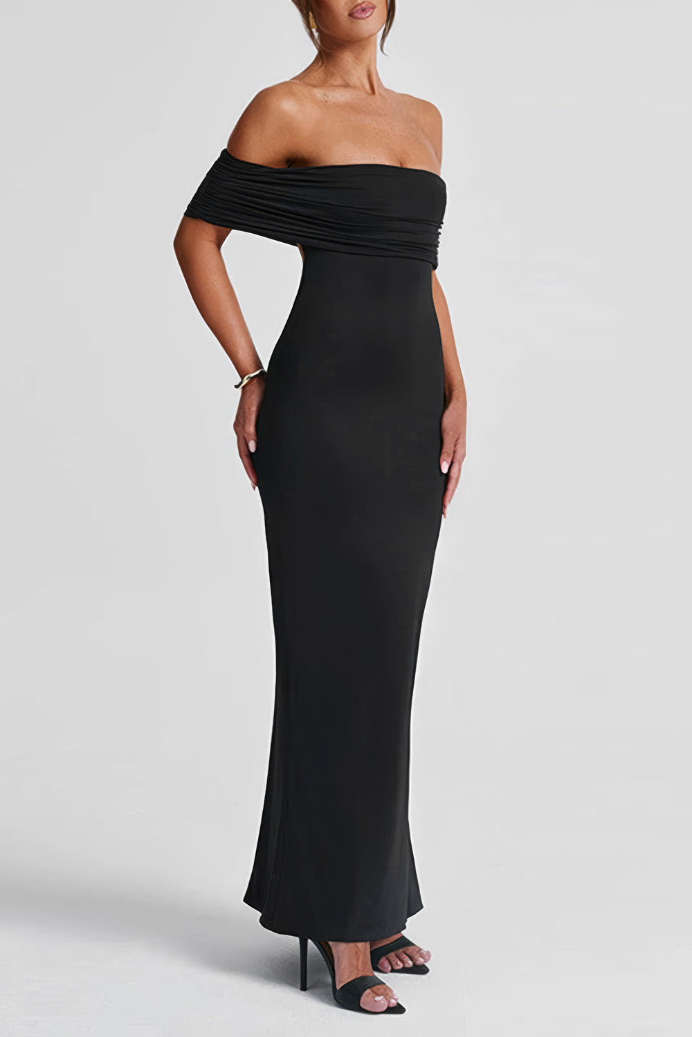 Elegant Off-Shoulder Maxi Dress with Draped Back Design