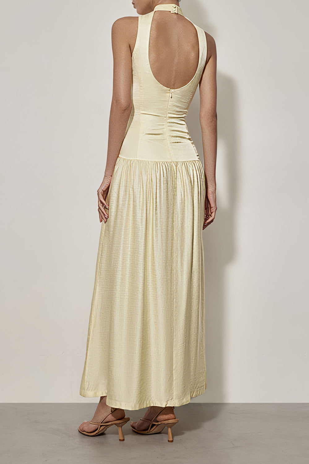 Elegant Sleeveless Maxi Dress with Open Back