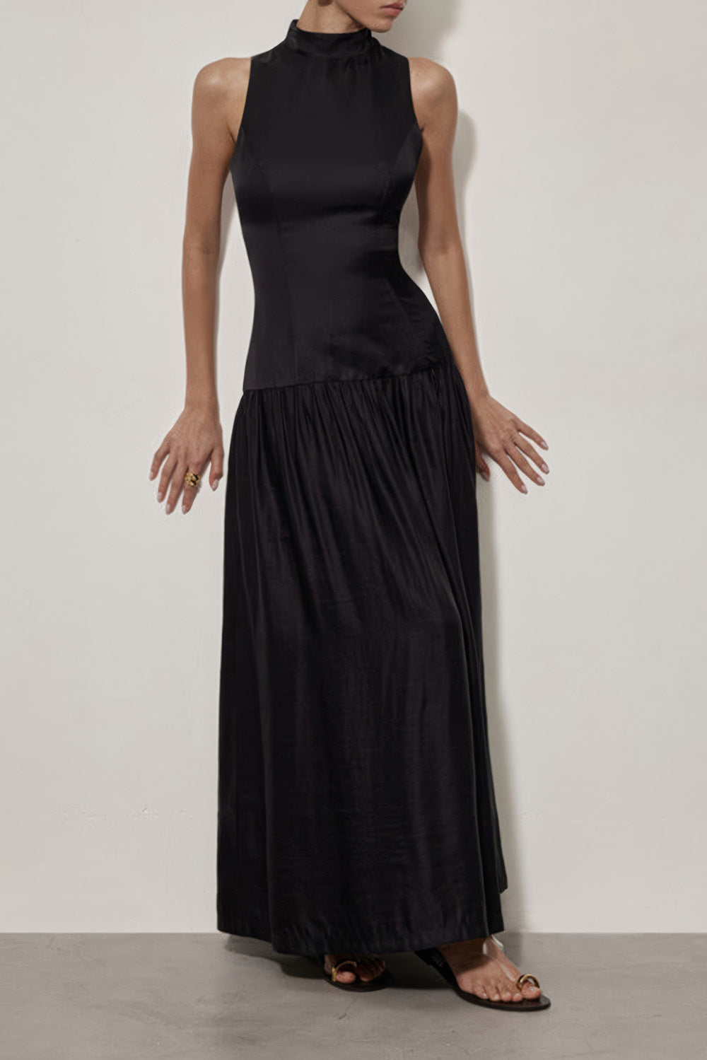 Elegant Sleeveless Maxi Dress with Open Back