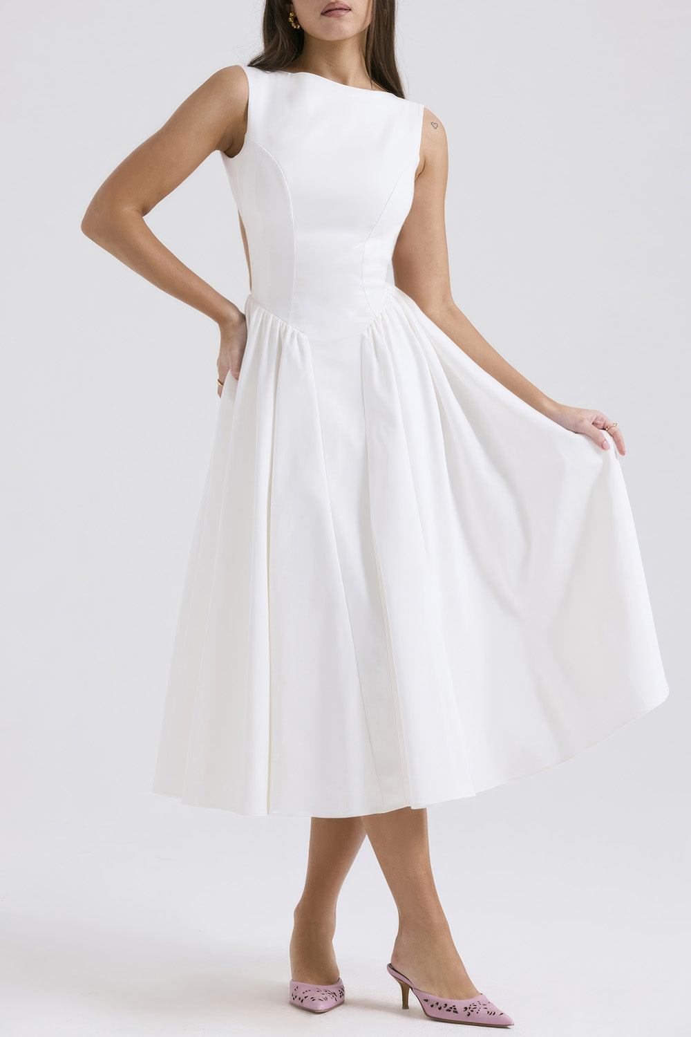 Elegant Sleeveless Midi Dress with Open Back