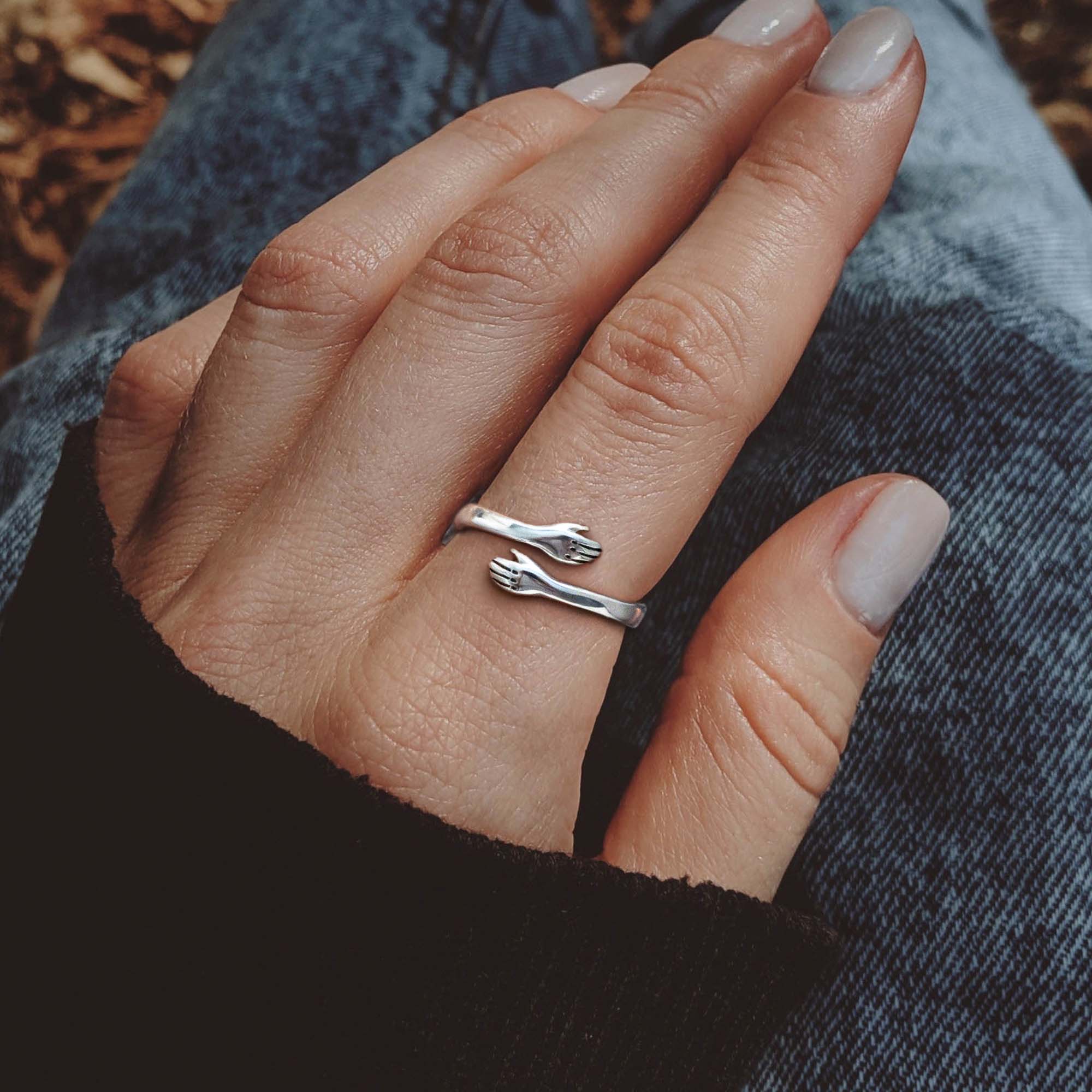 Hug Ring | Simple & Authentic