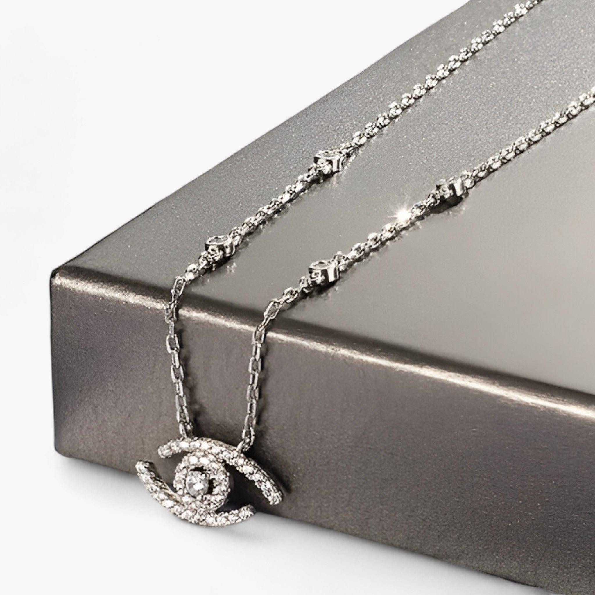 CELESTE | Luxe Ketting - Stijlvol Magic Eye Ontwerp voor Elke Gelegenheid